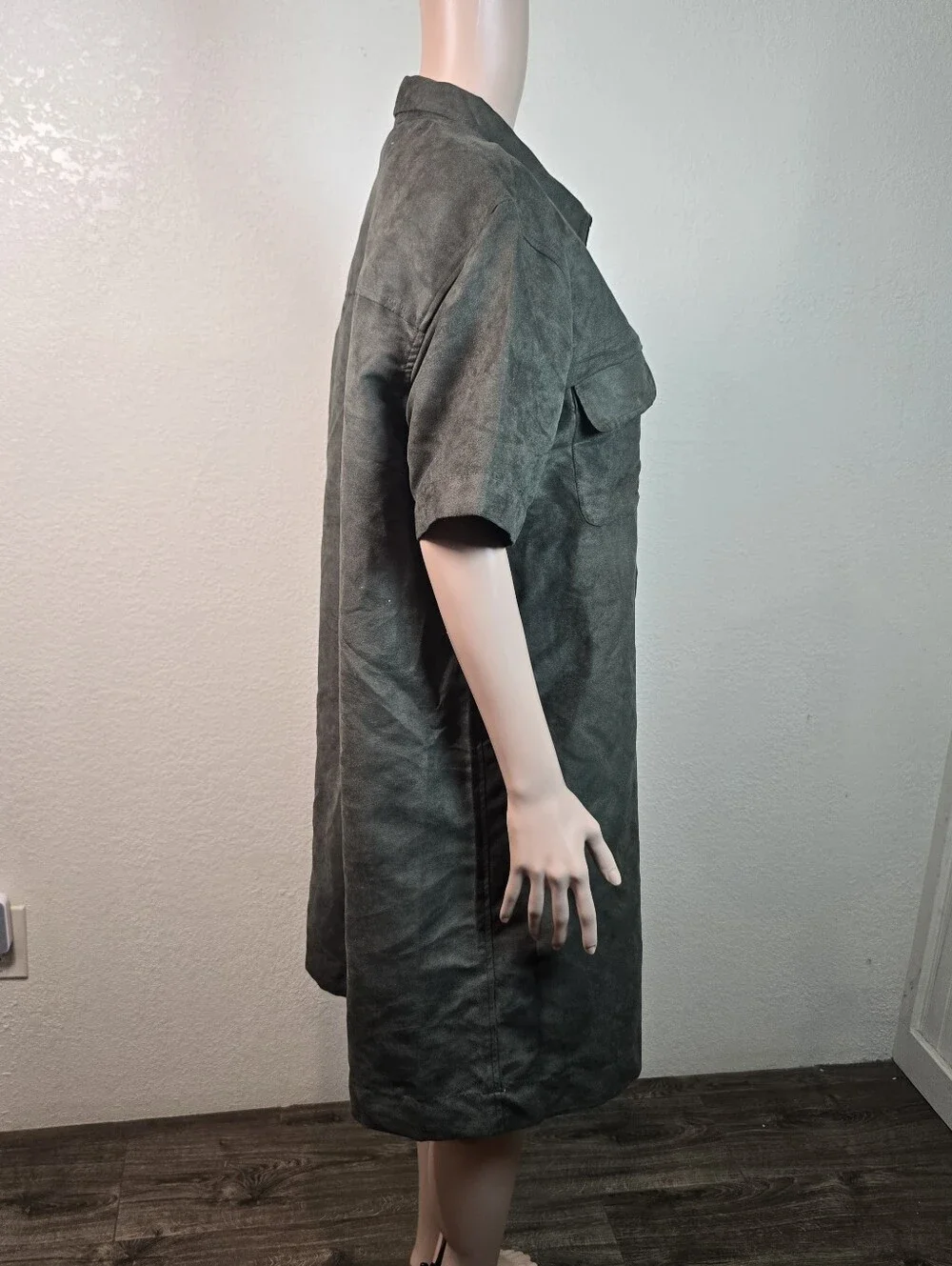 Banana Republic Suede Green Olive  Dress Size Xl Front Pockets Short Sleeve Butt